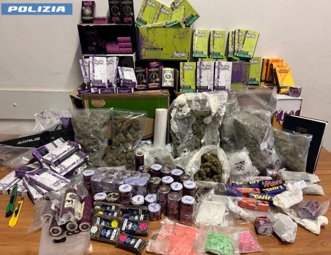 ROMA: CHIUSI DUE MAGAZZINI DELLA DROGA