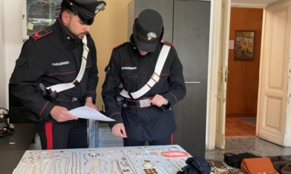 ROMA: TENTA DI CORROMPERE I CARABINIERI CON LA REFURTIVA, ARRESTATO
