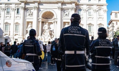 ROMA: MERCATINI ILLEGALI, SEQUESTRATI 20 QUINTALI DI MERCE