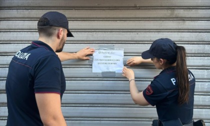 ROMA: RISSA, CHIUSA TAVOLA CALDA