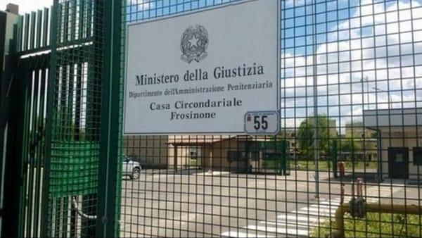 FROSINONE: INCENDIO IN CELLA, UN FERITO E 4 INTOSSICATI
