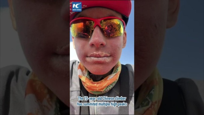 Cina: scalatore di 15 anni raggiunge vetta del monte Qomolangma