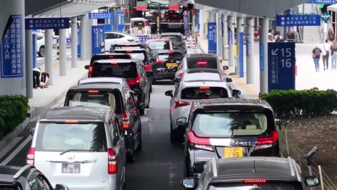 Cina: traffico intenso sul ponte Hong Kong-Zhuhai-Macao