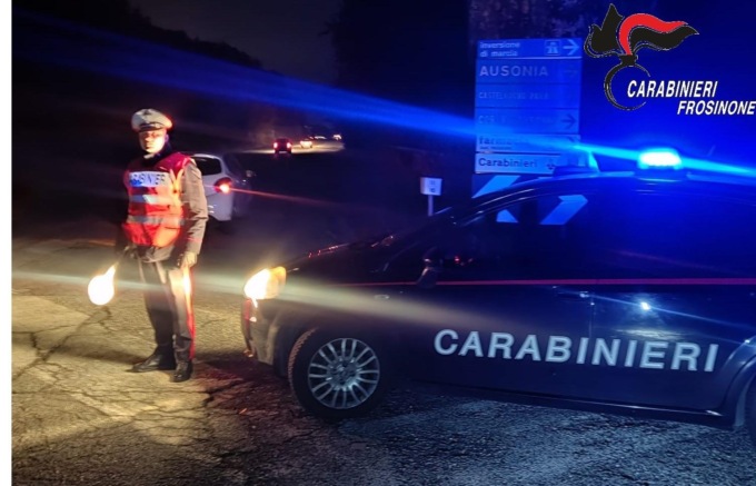 SUTRI: CRACK E HASHISH IN AUTO, ARRESTATO