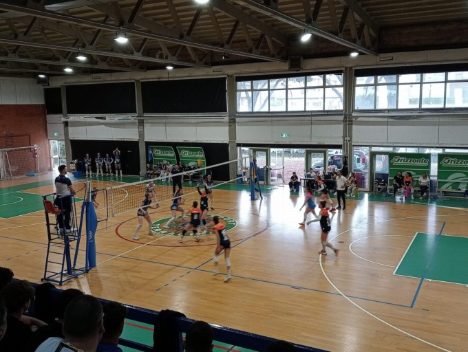 PALLAVOLO B2 FEMMINILE: PLAY OFF, FUTURA TERRACINA-CANNICCIA LUCCA 2-3