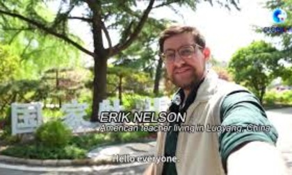 Cina: expat statunitense esplora floricoltura nella “città delle peonie”