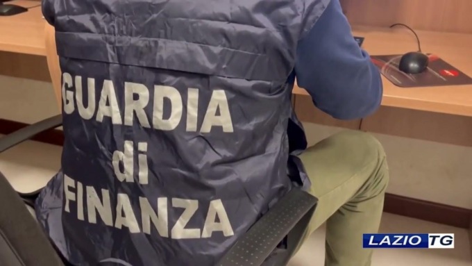 SANTI COSMA E DAMIANO: SOLVENTI NEL CARBURANTE, MAXI SEQUESTRO