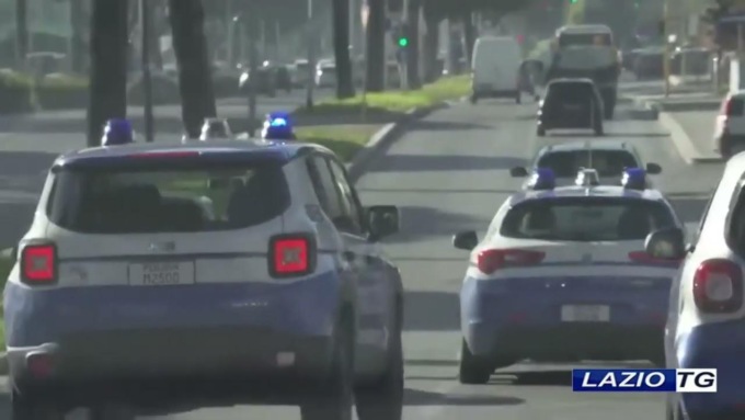 ROMA: SPARI AL PRENESTINO, TRE INDAGATI