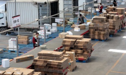 Cina: indice logistico di e-commerce in aumento a maggio