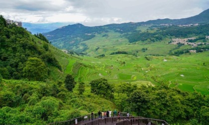 Cina: panorama di terrazzamenti Hani nello Yunnan