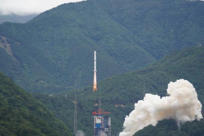 Cina: lanciato nuovo satellite astronomico sviluppato con la Francia