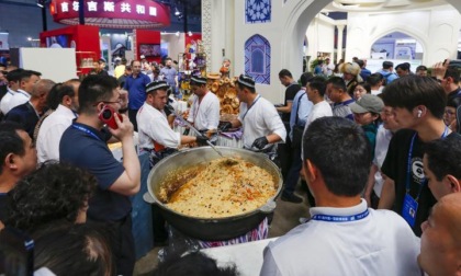 Cina: prodotti internazionali esposti alla China-Eurasia Expo a Urumqi (1)