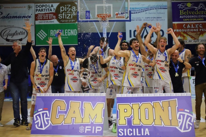 BASKET: GIANCARLO FAVALI VINCE IL DERBY TERRACINESE CON DAVIDE VAVOLI