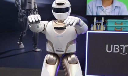 Cina: robot umanoidi in evidenza alla World Intelligence Expo