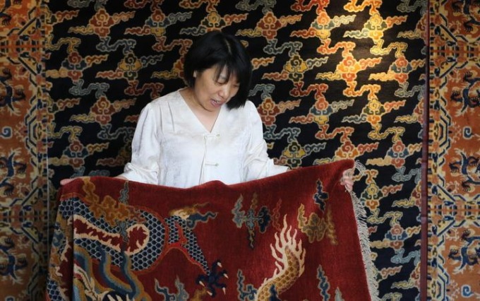 Cina: studio dell’erede dell’arte dei tappeti da palazzo a Pechino