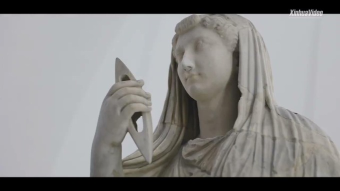 Cina-Italia: mostra “She Walks in Beauty” celebra donne di Oriente e Occidente