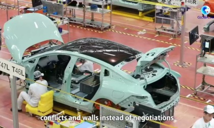 Cina: UE decisa a imporre dazi su EV nonostante ripercussioni negative