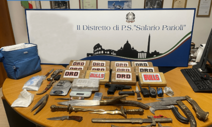ROMA: DROGA E PISTOLA IN CASA, ARRESTATO