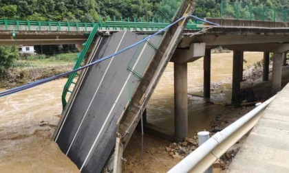 Cina: squadra inviata a assistere soccorsi dopo crollo parziale ponte autostradale
