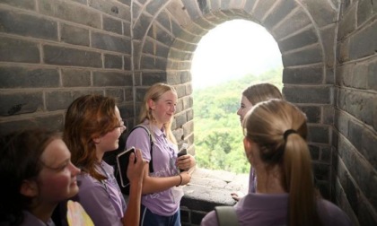 Cina: Tianjin, giovani internazionali visitano sezione Grande Muraglia