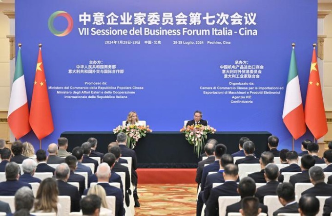 Cina-Italia: Li Qiang, Giorgia Meloni presenti a cerimonia apertura 7mo comitato imprenditoriale (1)