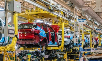 Cina: 2023, maggior contributo di nuovi industrie, format, modelli commerciali a economia