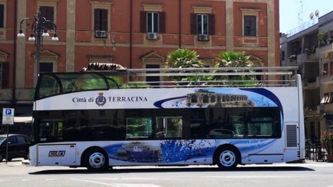 TERRACINA: TORNA L’AUTOBUS SCOPERTO
