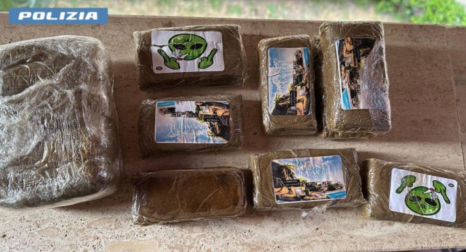 ROMA: SPAGGIO DI DROGA, SETTE ARRESTI