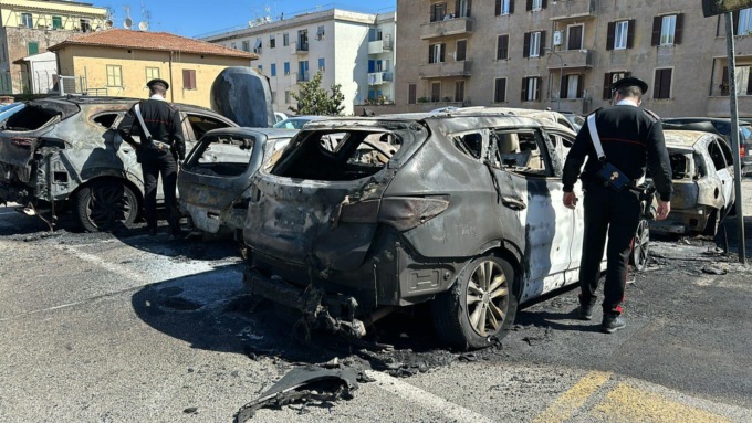  TIVOLI: INCENDIA L’AUTO AD UNA COPPIA PER ESTORCERE DENARO, ARRESTATO