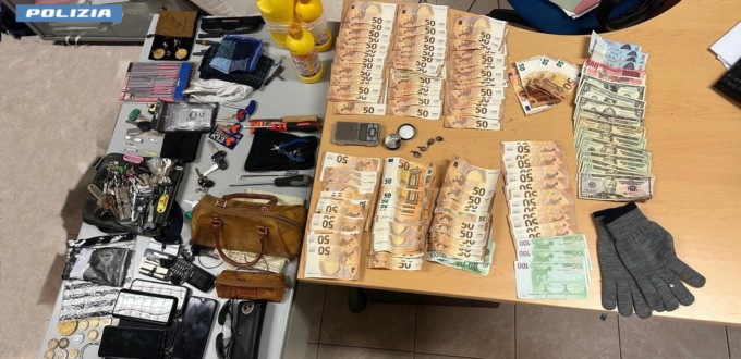 ROMA: FURTI IN APPARTAMENTO, TRE ARRESTI