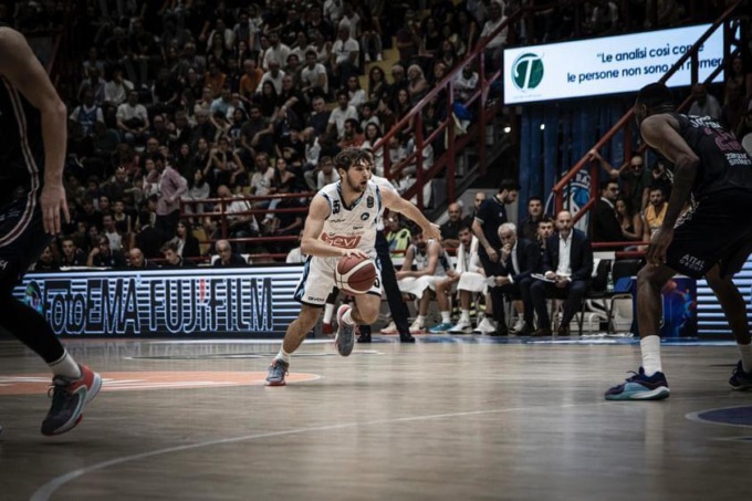 BASKET: SACCOCCIA, TRIENNALE CON NAPOLI