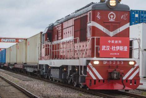 Cina: boom servizio treno merci a noleggio per auto complete a Chengd