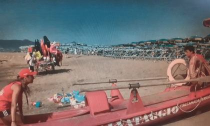 TERRACINA: BAGNINI EROI, IN SALVO DUE BAMBINI