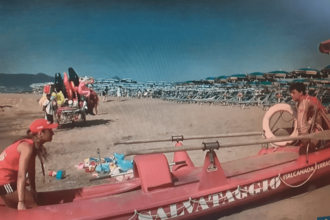 TERRACINA: BAGNINI EROI, IN SALVO DUE BAMBINI
