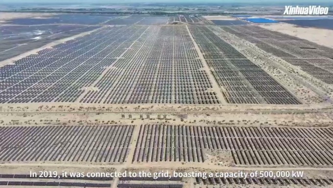 Cina: Mongolia Interna, mega progetto fotovoltaico crea oasi di energia verde