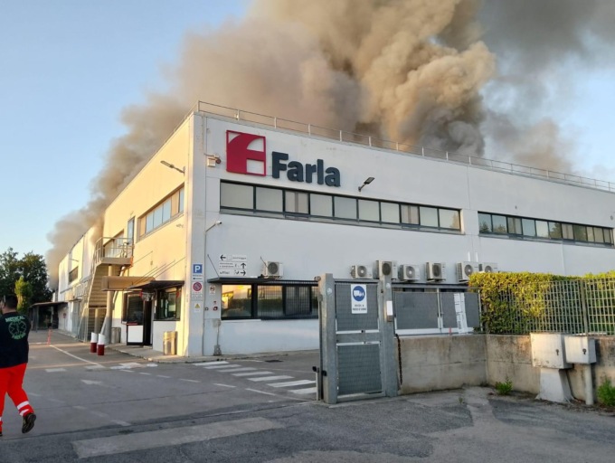 LATINA: ROGO ALLA FARLA, FINESTRE CHIUSE PER DUE GIORNI