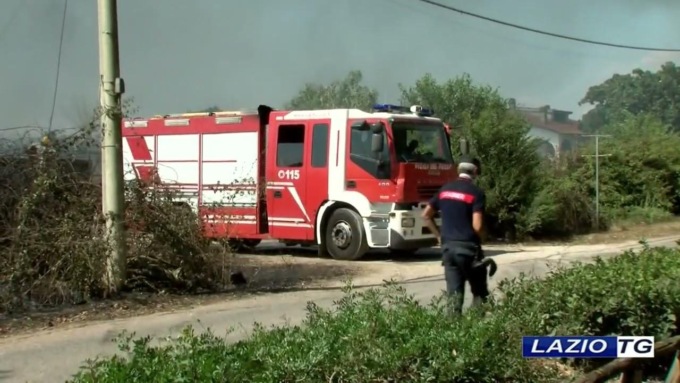 SABAUDIA: ROGO DISTRUGGE VIVAIO, FINESTRE CHIUSE