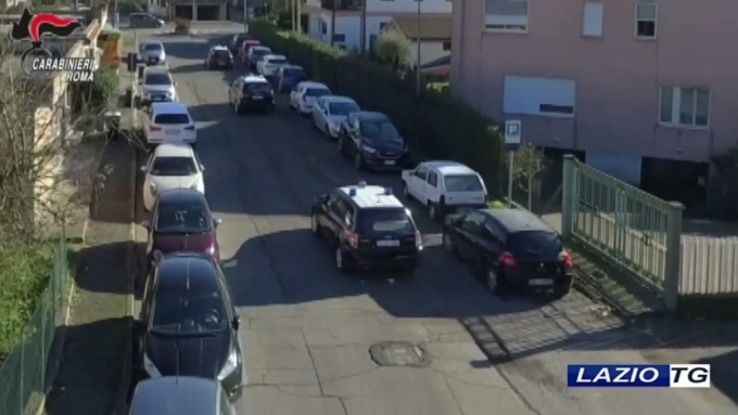 VALMONTONE: AGGREDISCE E MINACCIA DI MORTE IL FIGLIO