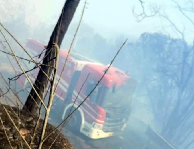 FUMONE: INCENDIO, FERITI DUE VIGILI