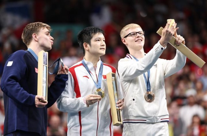 Olimpiadi: atleta cinese vince oro in singolare maschile tennis tavolo