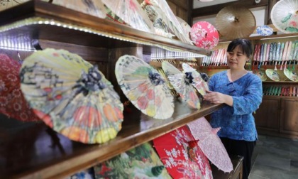 Cina: promette maggiori sforzi per incrementare consumo servizi