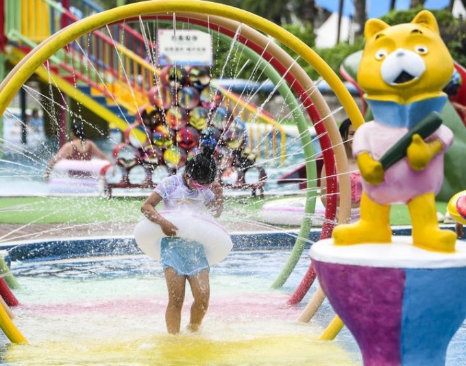 Cina: attività ricreative estive a Chongqing (2)