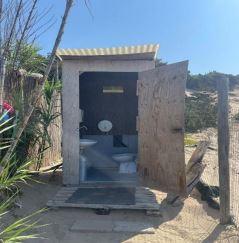 SABAUDIA: BAGNO ABUSIVO TRA LE DUNE