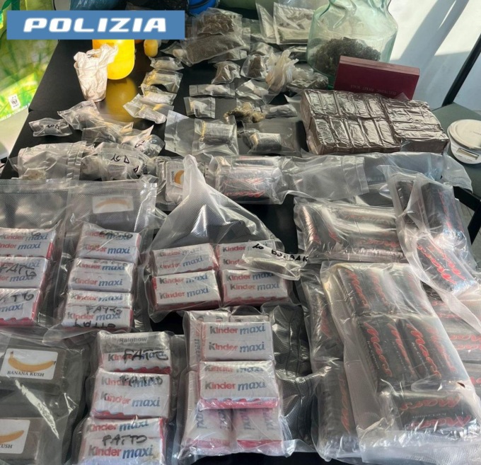 NETTUNO: TROVATI 8 CHILI DI DROGA IN UN GARAGE