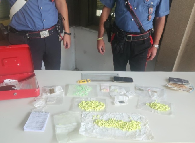 ROMA: SPACCIO CON LE AUTO PRESE A NOLEGGIO