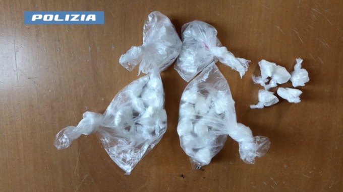 ROMA: CONTROLLI ANTIDROGA, 7 ARRESTI