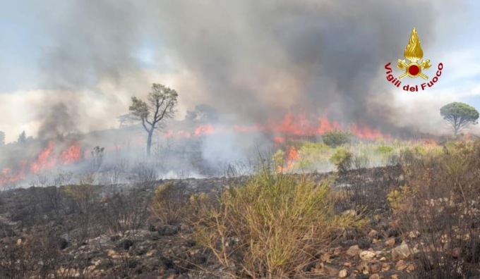 PRIVERNO: INCENDIO DISTRUGGE 90 ETTARI DI VEGETAZIONE