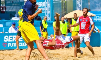 BEACH SOCCER: LADY TERRACINA BEFFATA. CATANIA TRICOLORE NEL MASCHILE