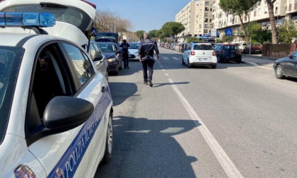 ROMA: MINORENNE SENZA PATENTE SPERONA I VIGILI