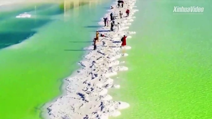 Cina: esploriamo più grande lago salato del Paese sul tetto del mondo